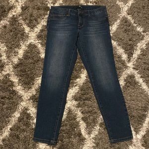 1822 Denim Rayna Shapewear Skinny Jeans